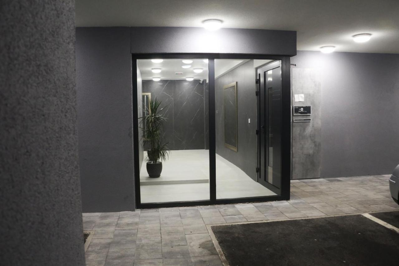 Apartman Natasa Sa Podzemnom Garazom Banja Luka Luaran gambar